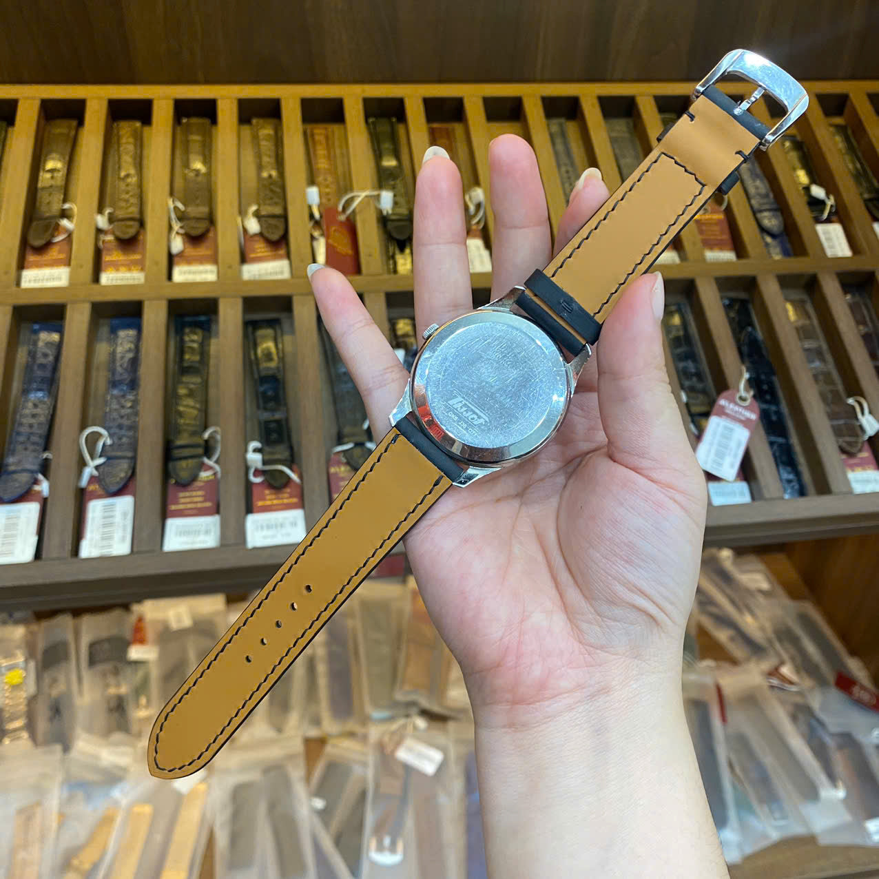 Luxury Black Premium Cowhide Leather Watch Strap for Tissot Heritage Visodate